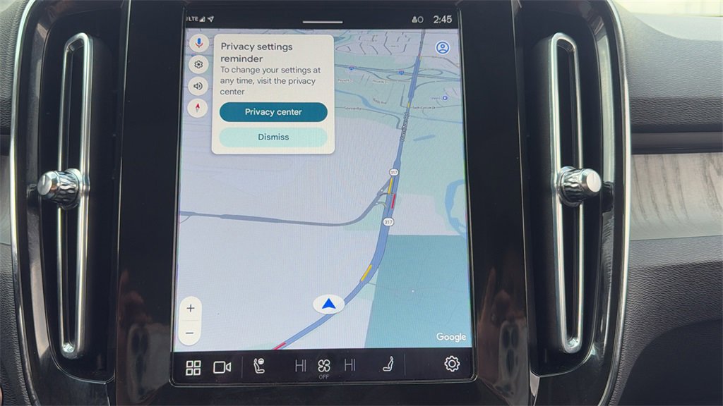 Certified 2025 Volvo XC40 B5 Plus image 19