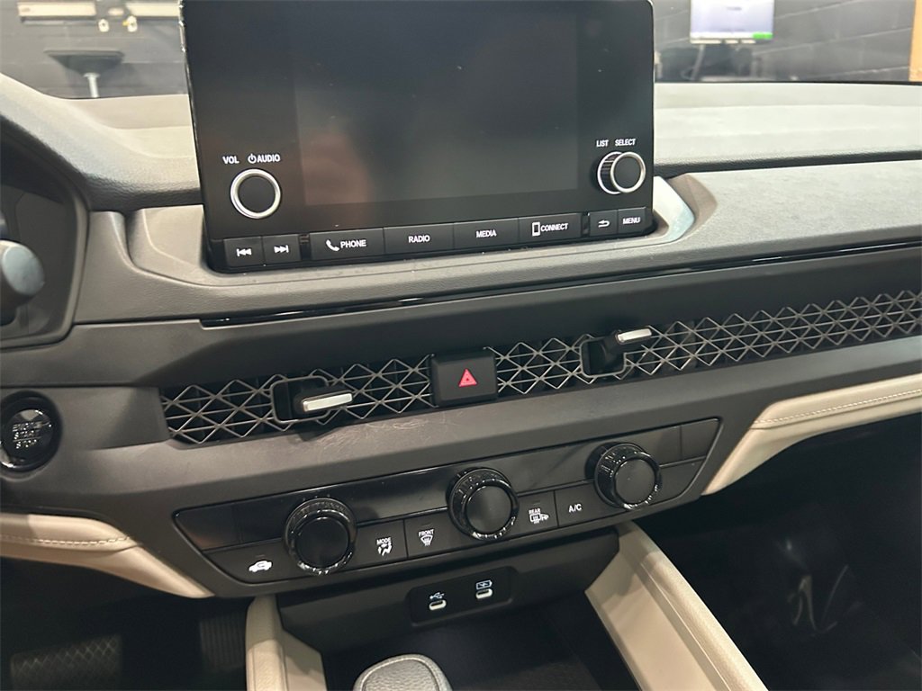 Certified 2024 Honda Accord EX image 15