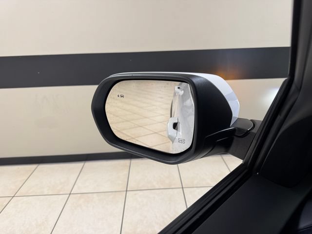 Used 2025 Chevrolet Equinox LT FWD image 17