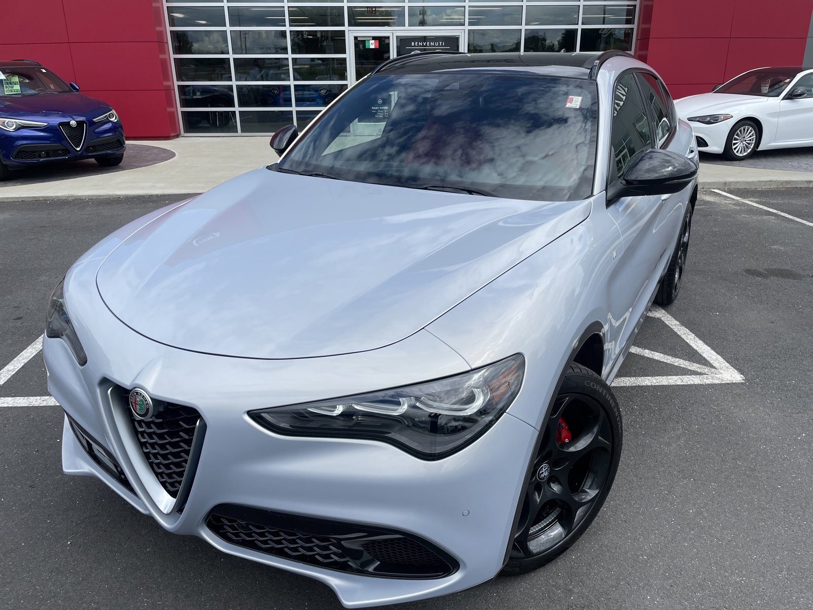 Used 2024 Alfa Romeo Stelvio Ti w/ Performance Driving Package image 32