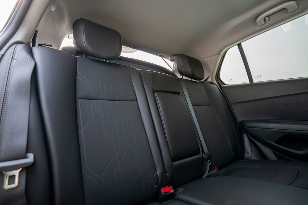 Certified 2021 Chevrolet Trax LT w/ Driver Confidence Package image 35