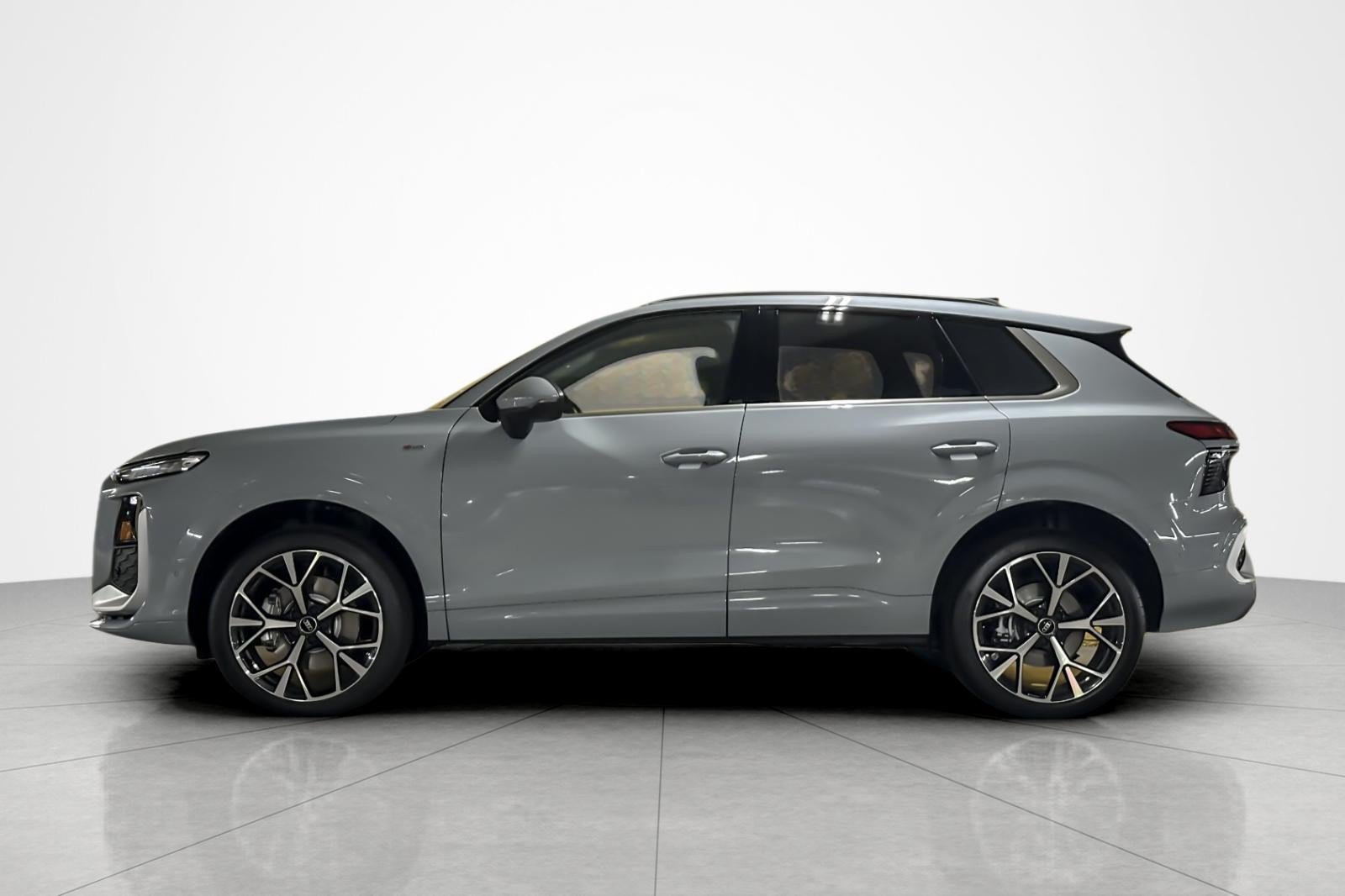 New 2026 Audi Q3 quattro 2.0T AWD/4WD image 3