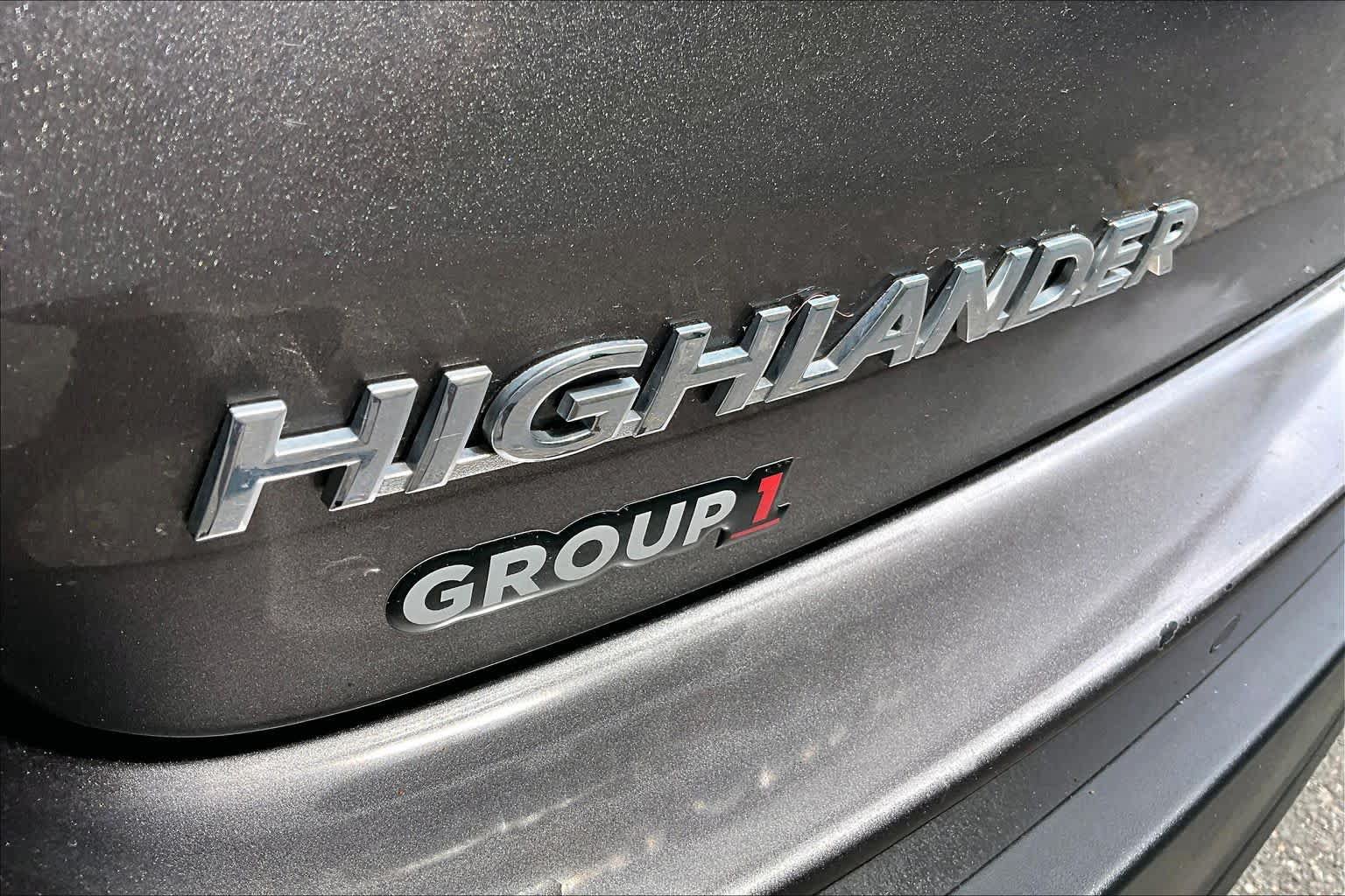 Used 2017 Toyota Highlander Limited Platinum w/ Carpet Mat Package AWD/4WD image 10