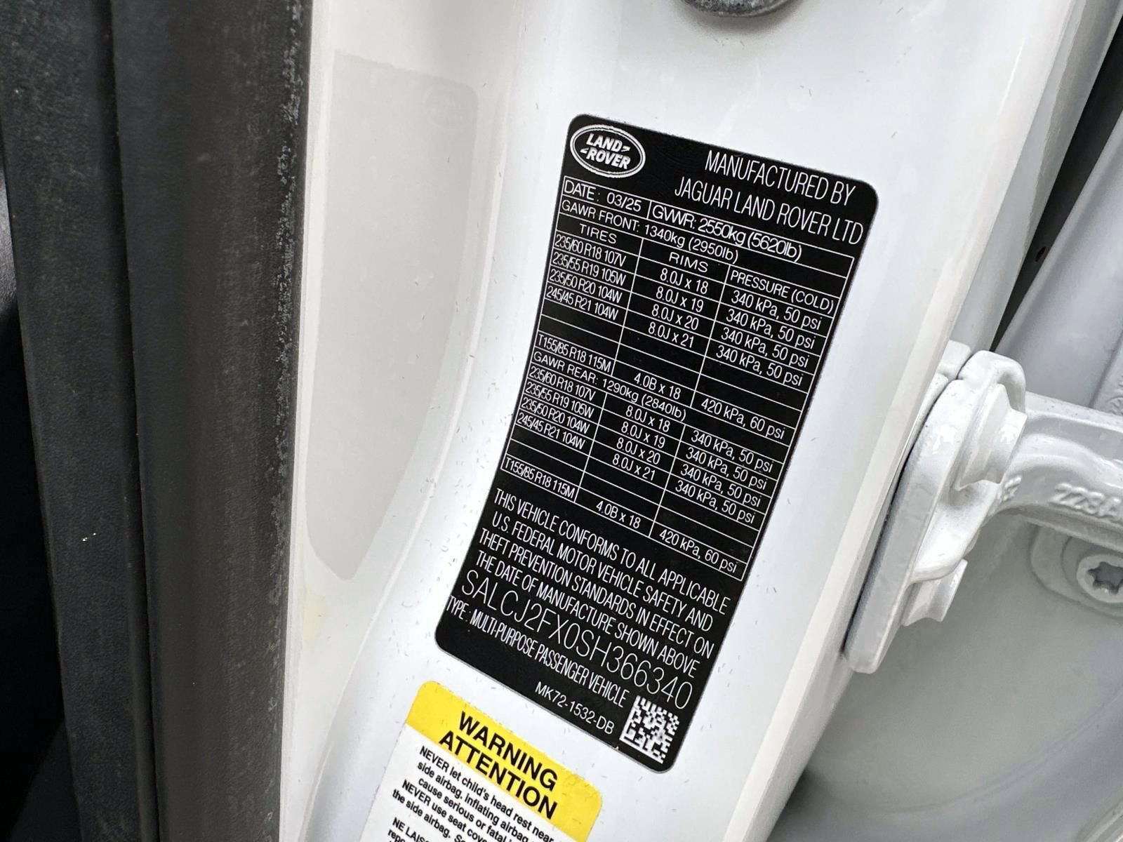 Used 2025 Land Rover Discovery Sport S image 22