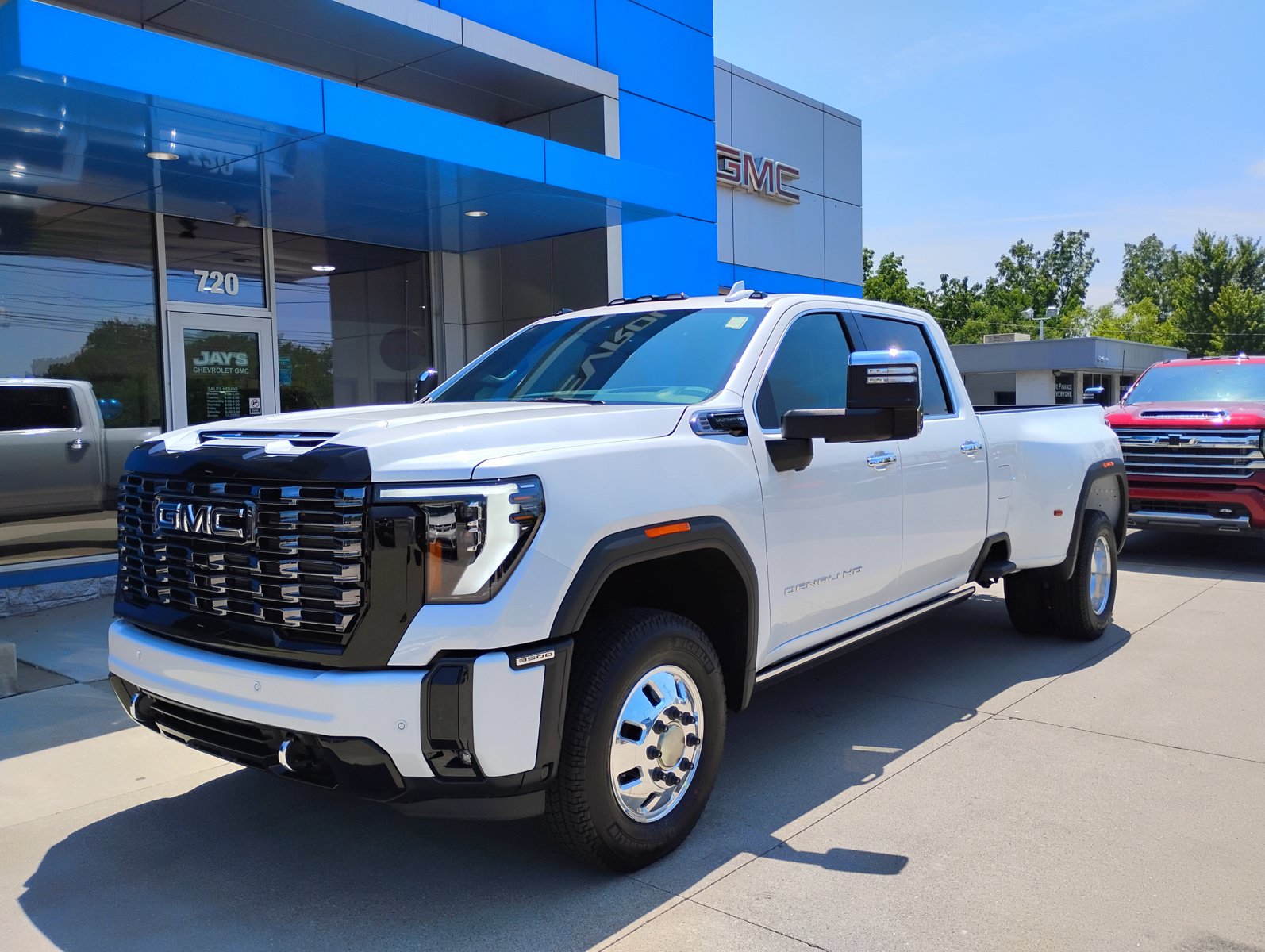 New 2026 GMC Sierra 3500 Denali Ultimate AWD/4WD image 13
