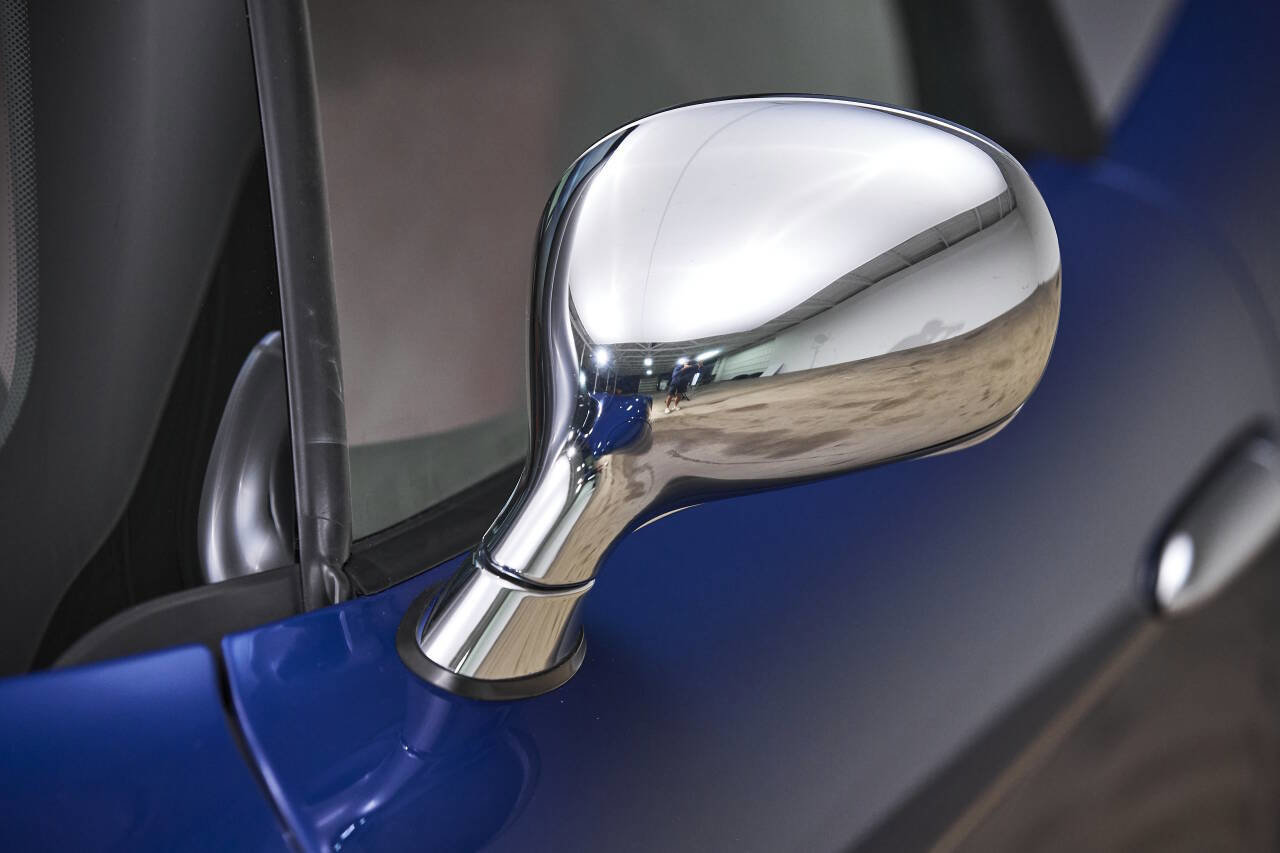 Used 2002 BMW Z8 image 55