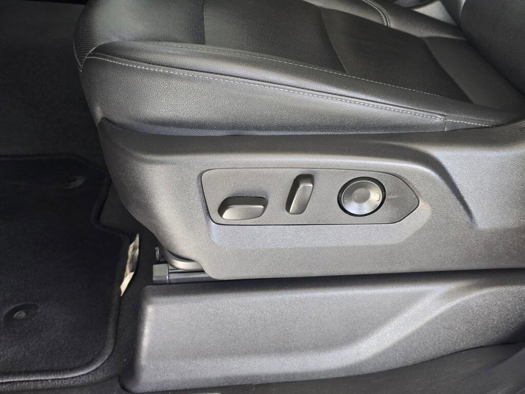 Used 2025 GMC Sierra 1500 SLT image 24