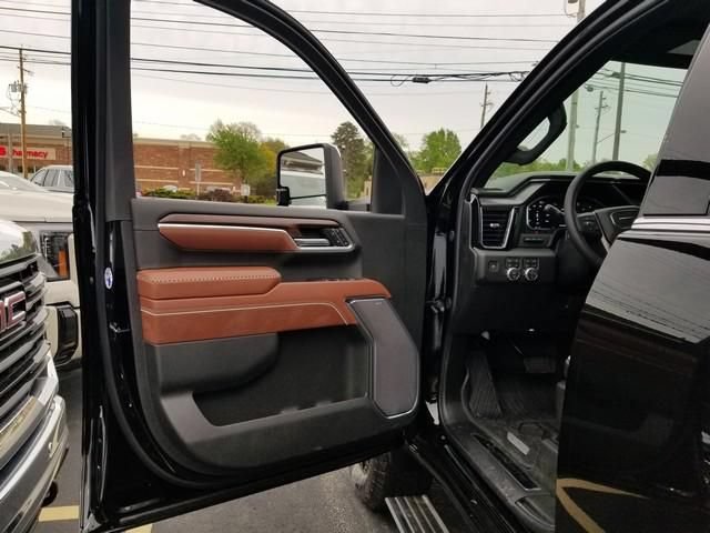 New 2026 GMC Sierra 3500 Denali Ultimate w/ LPO, Black Badging Package AWD/4WD image 6