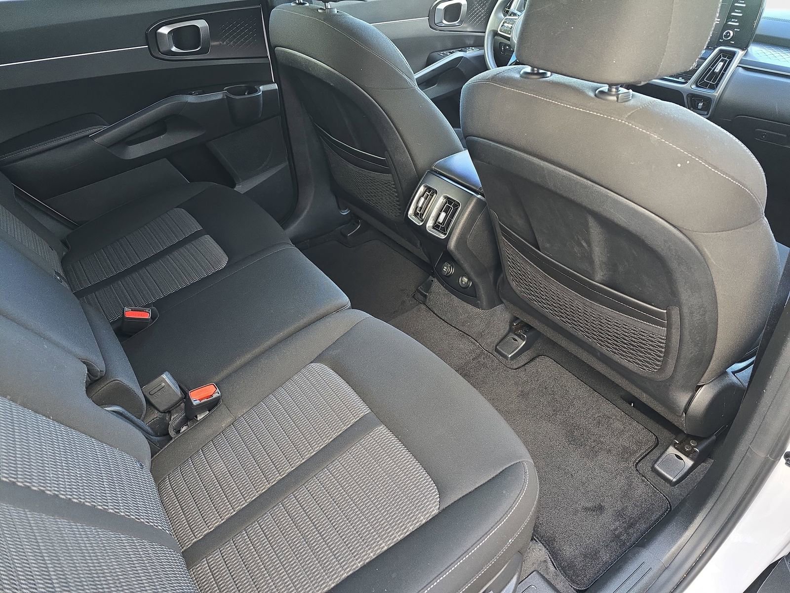 Used 2023 Kia Sorento LX image 13