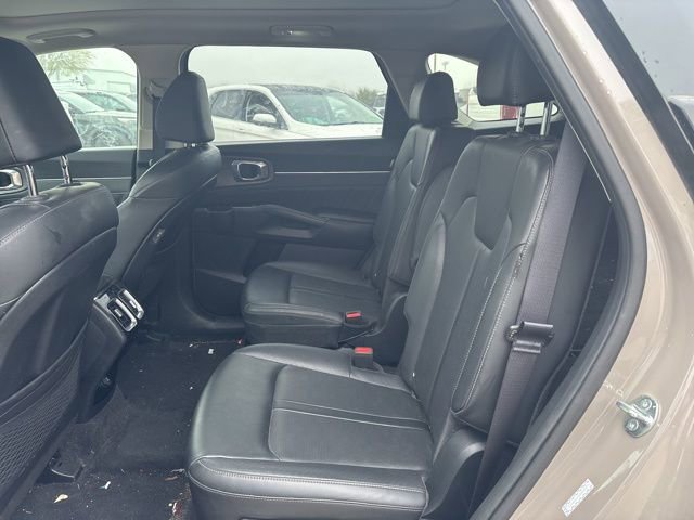 Used 2025 Kia Sorento SX image 10