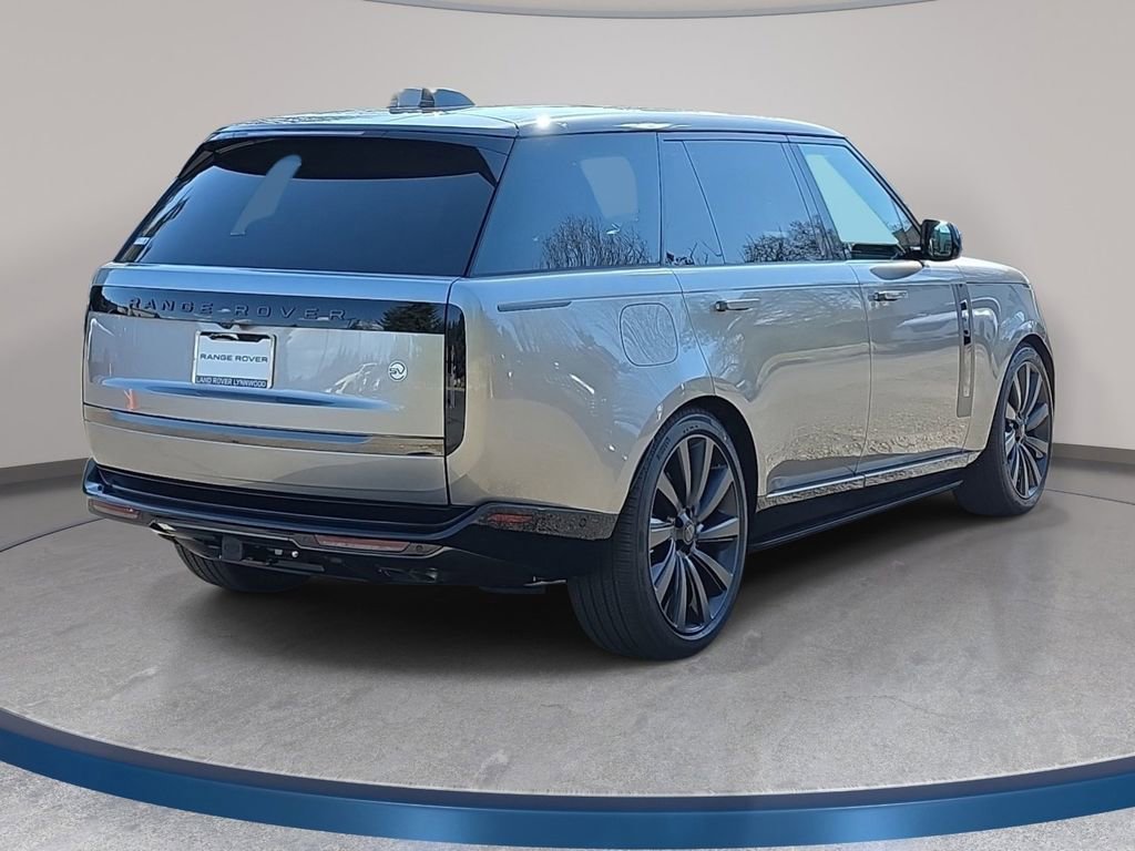 New 2026 Land Rover Range Rover SV image 5
