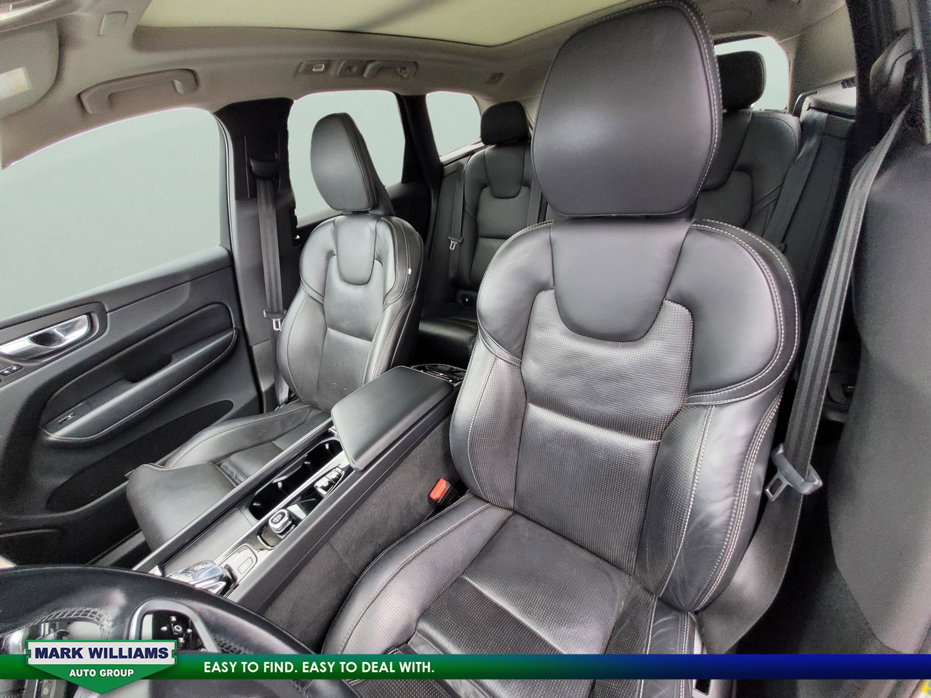 Used 2022 Volvo XC60 B5 Inscription w/ Advanced Package image 34