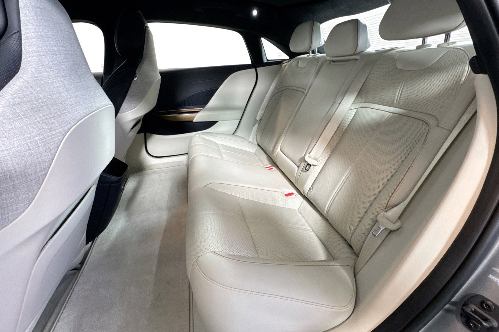 Used 2022 Lucid Air Grand Touring image 21