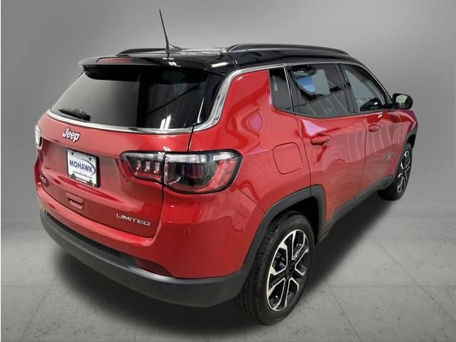 Used 2024 Jeep Compass Limited AWD/4WD image 5