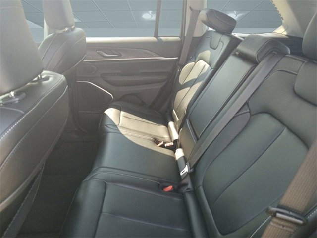 New 2023 Jeep Grand Cherokee Limited image 24