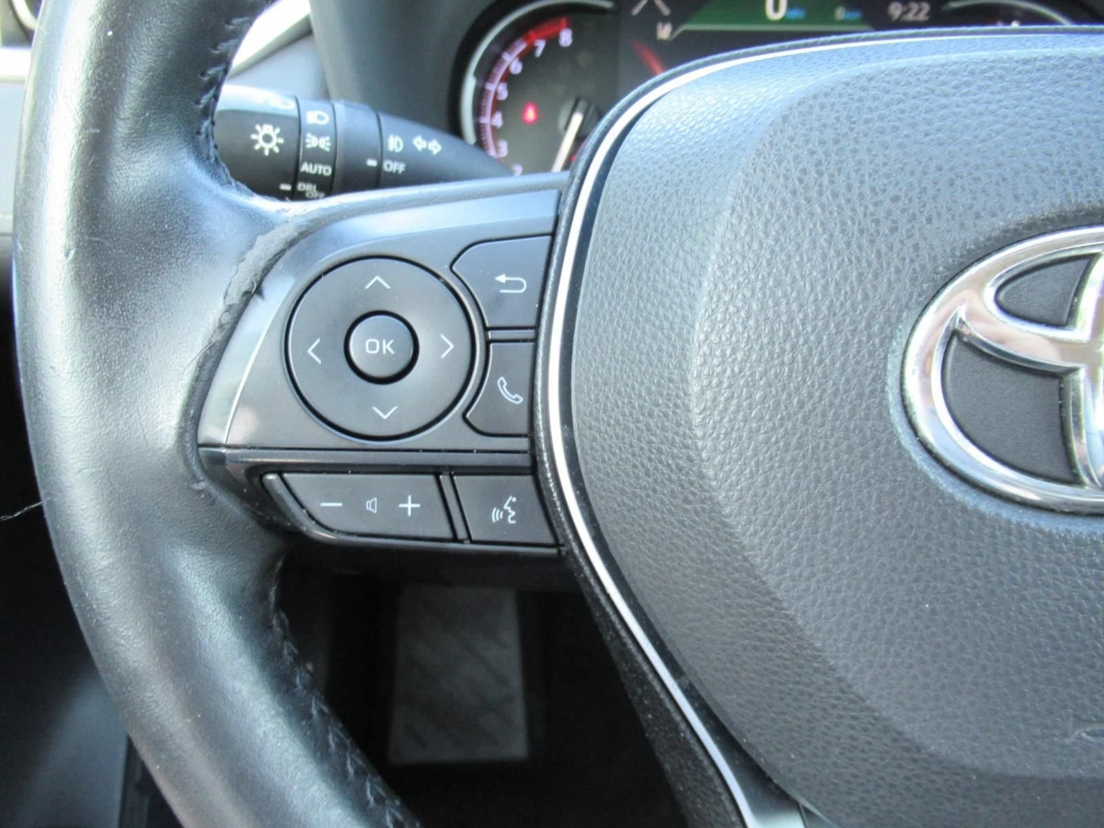 Used 2019 Toyota RAV4 Limited AWD/4WD image 25