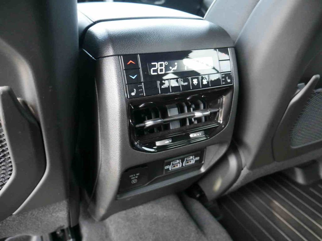 Used 2025 Jeep Grand Cherokee L Summit w/ Advanced Protech Group IV image 18