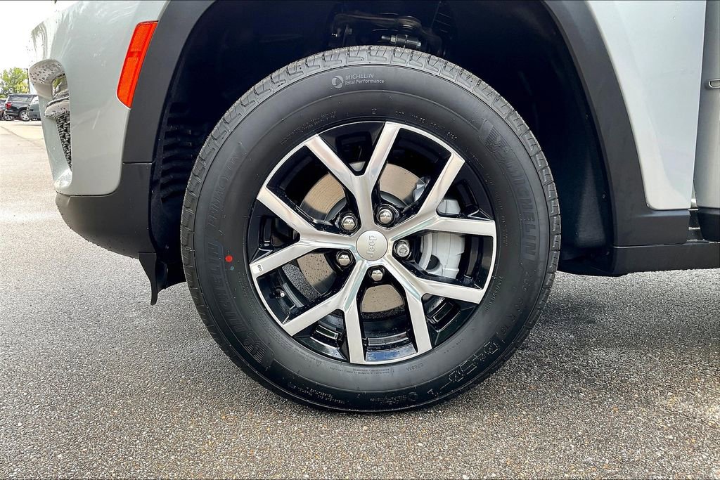 New 2025 Jeep Grand Cherokee Limited w/ Trailer Tow Package image 12