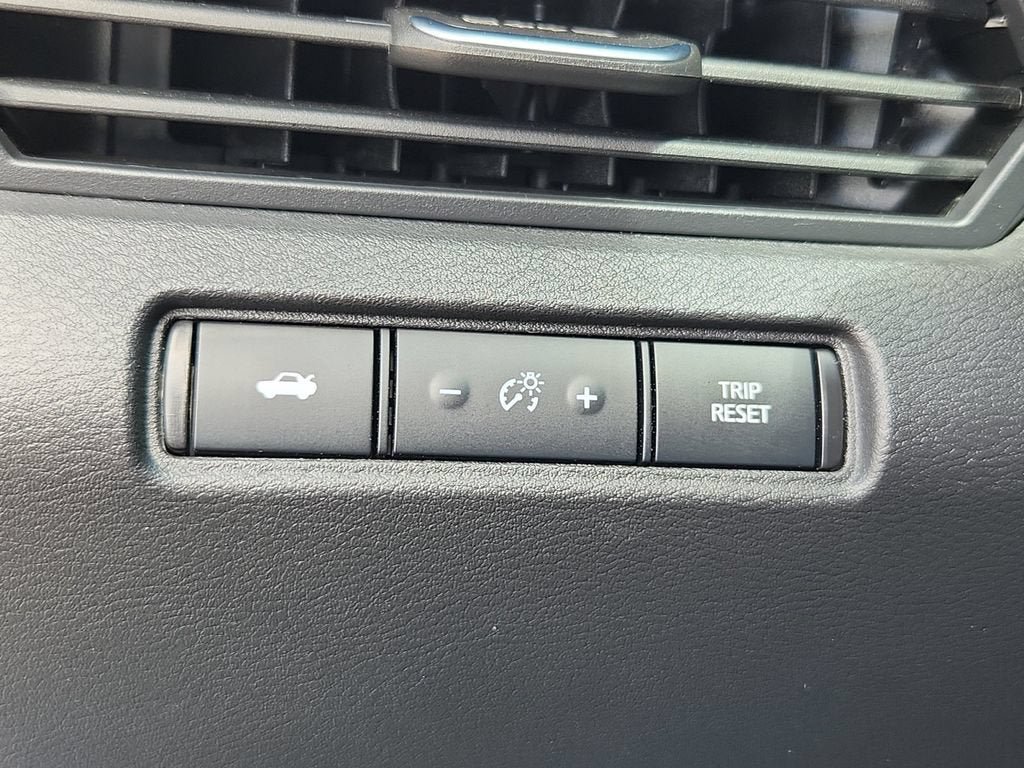 Used 2024 Nissan Altima 2.5 SR FWD image 22