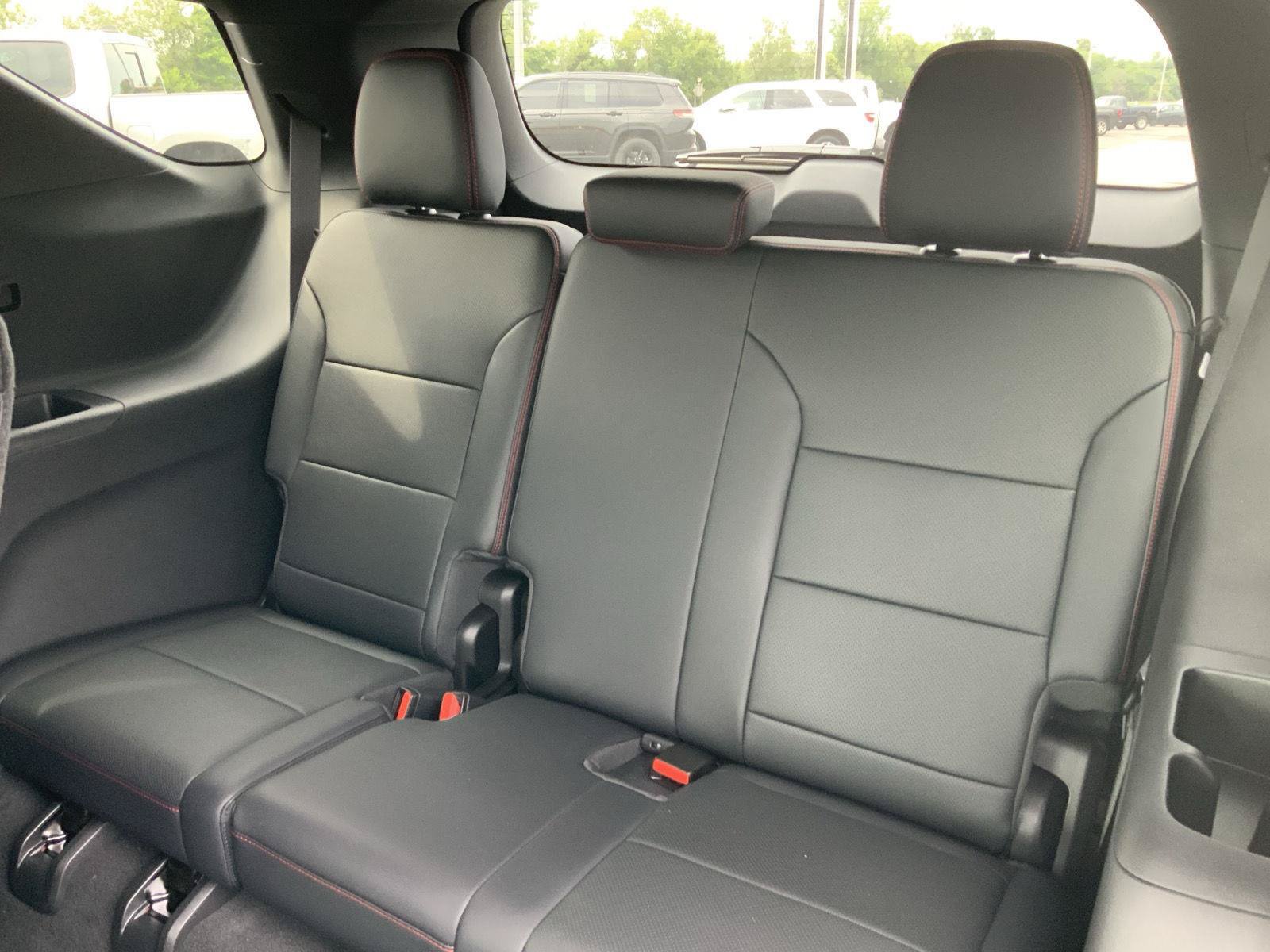New 2026 Chevrolet Traverse RS w/ LPO, Floor Liner Package FWD image 56