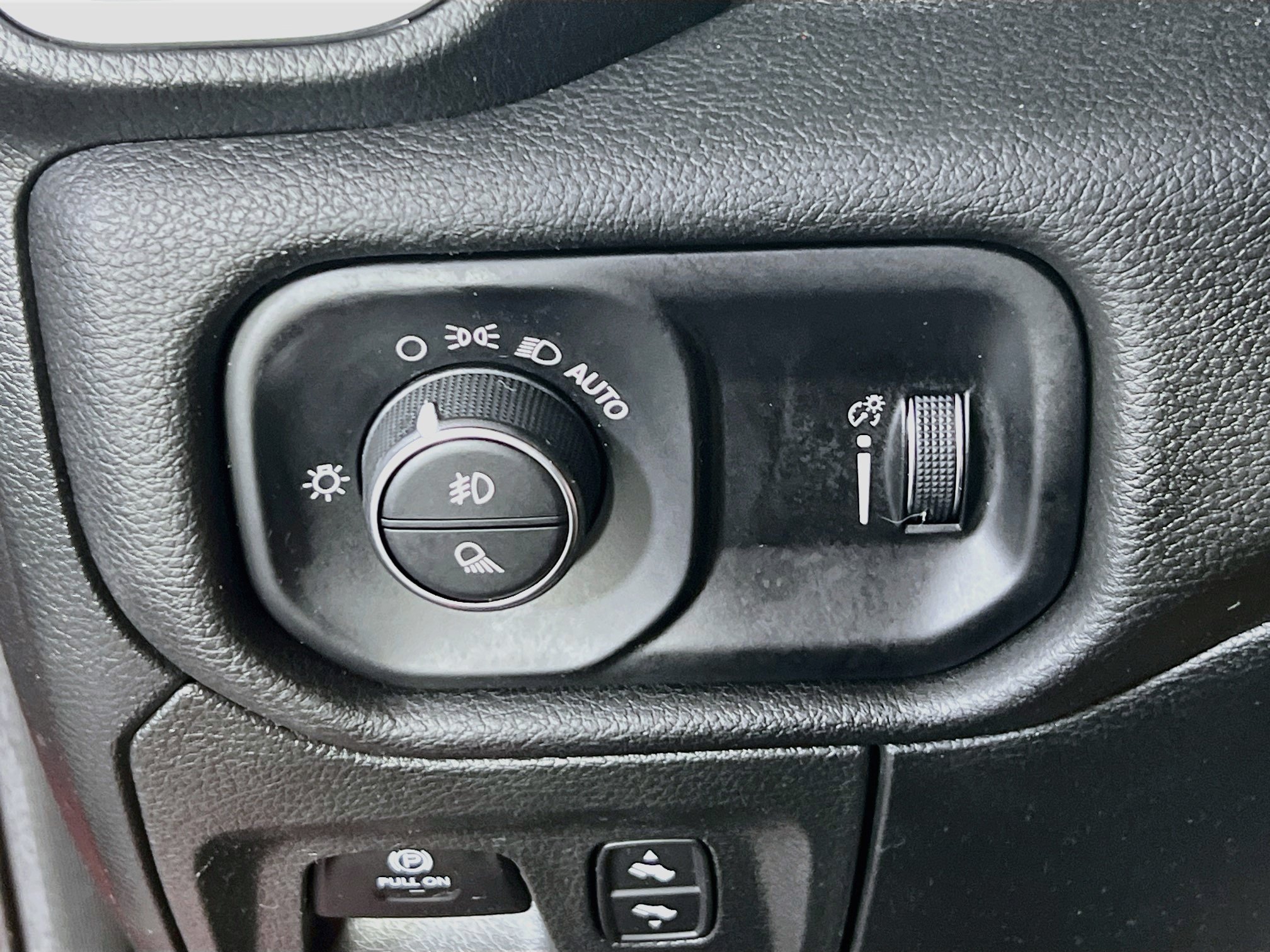 Used 2023 RAM 1500 Big Horn AWD/4WD image 10