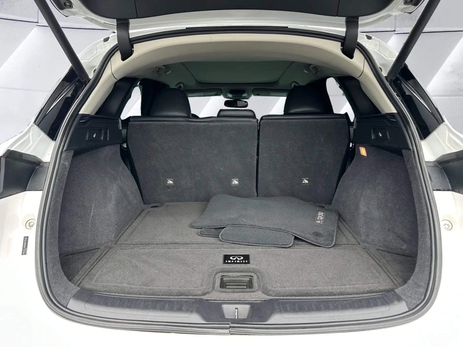 Used 2019 INFINITI QX50 Luxe w/ Navigation Package image 22