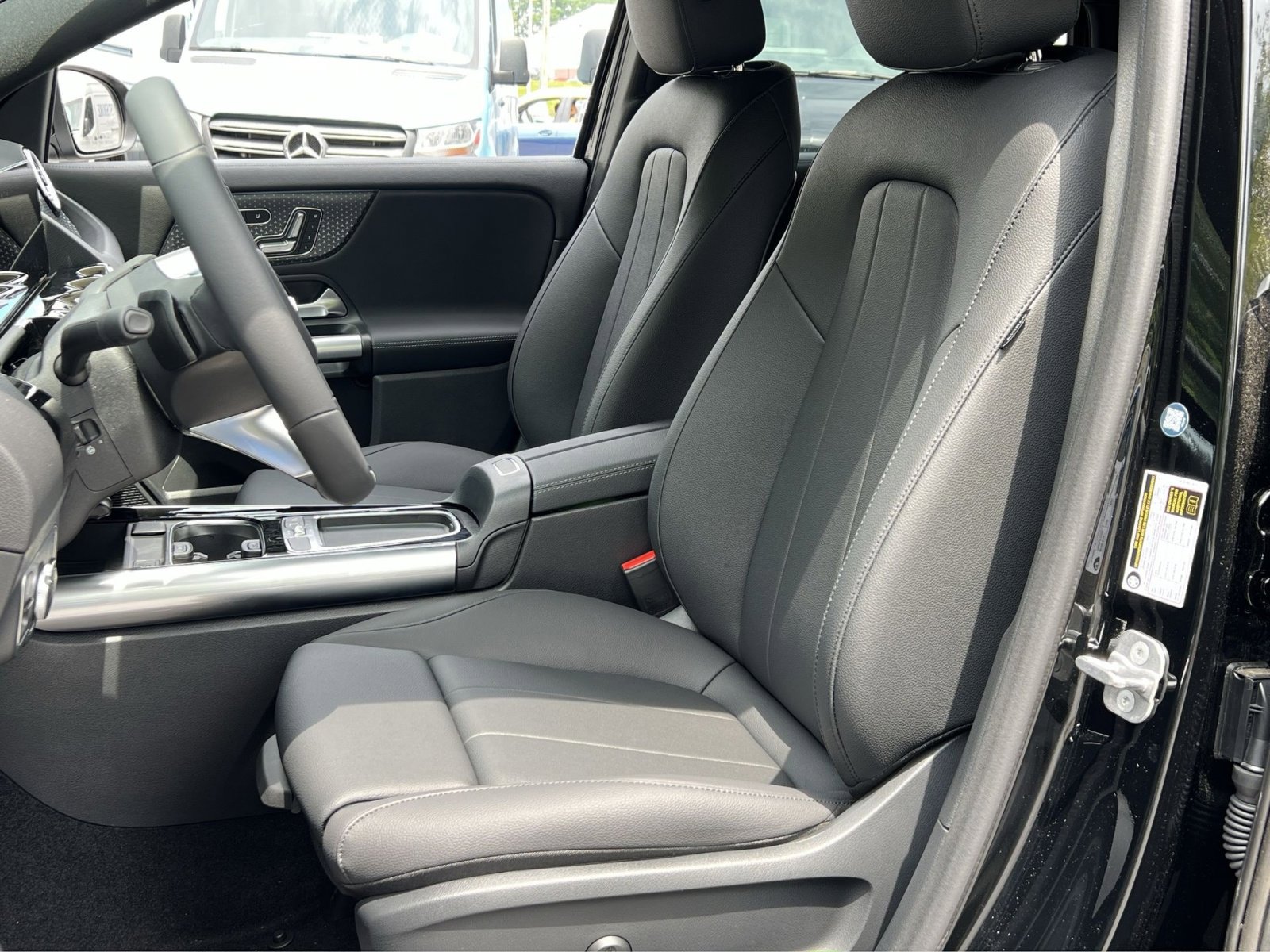 Certified 2025 Mercedes-Benz GLA 250 4MATIC image 11