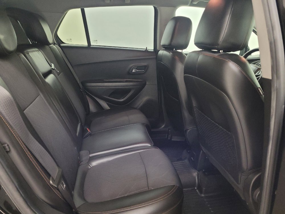 Used 2020 Chevrolet Trax LT w/ Redline Edition AWD/4WD image 19