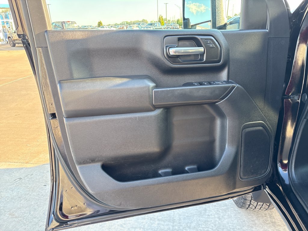 Used 2020 Chevrolet Silverado 2500 Custom w/ Custom Value Package AWD/4WD image 12