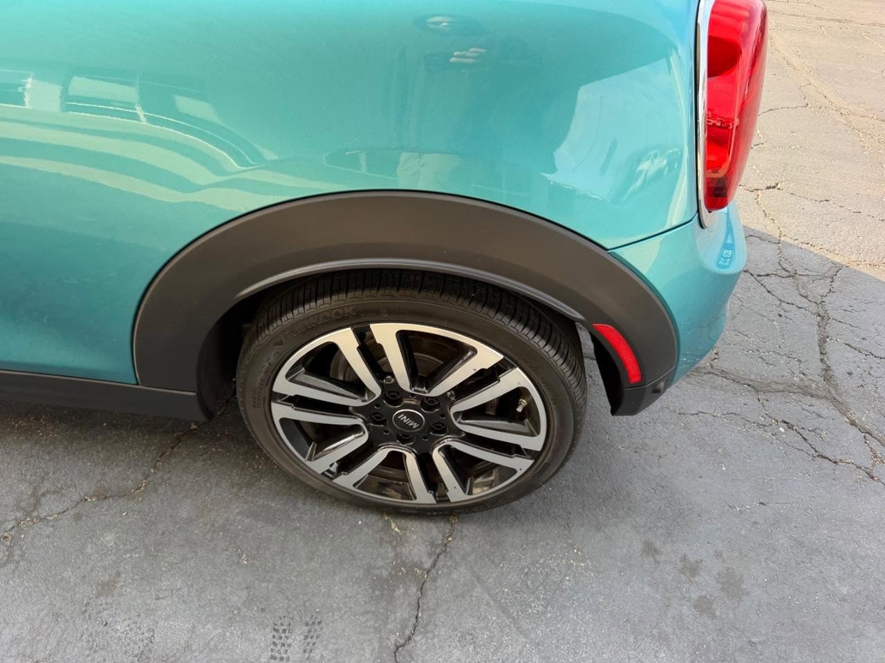 Used 2021 MINI Cooper S w/ Signature Upholstery Package FWD image 11