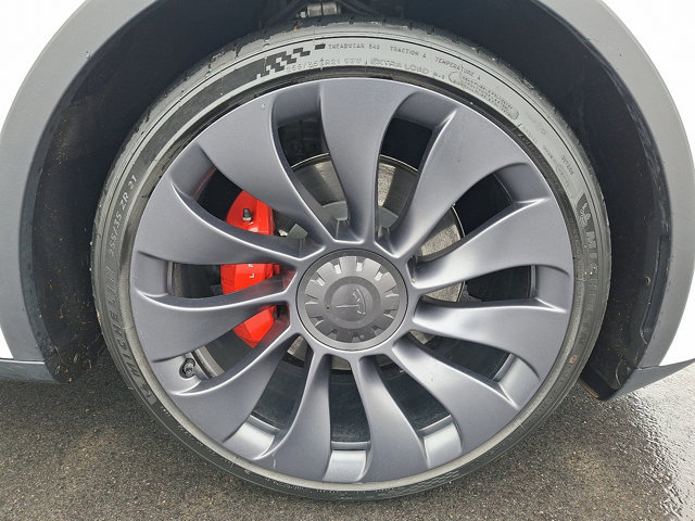 Used 2024 Tesla Model Y Performance image 9