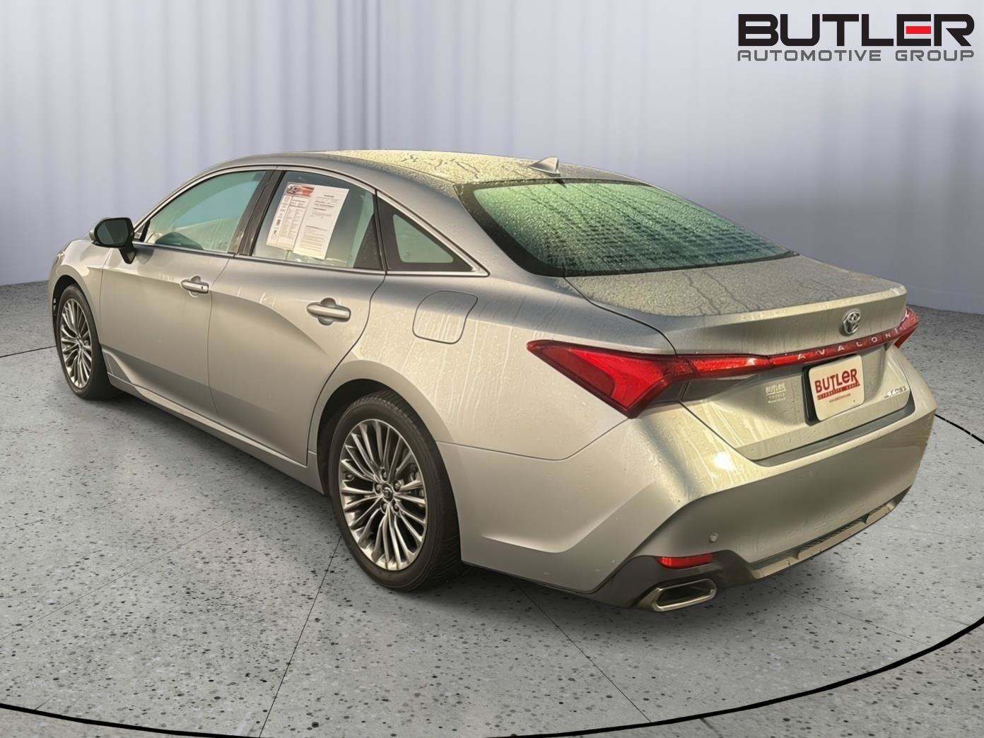 Used 2019 Toyota Avalon Limited w/ Advanced Safety Package FWD image 4