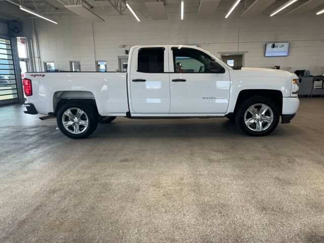 Certified 2016 Chevrolet Silverado 1500 Custom w/ Custom Convenience Package AWD/4WD image 4