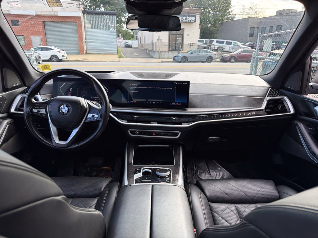 Used 2024 BMW X5 xDrive50e w/ Premium Package AWD/4WD image 31