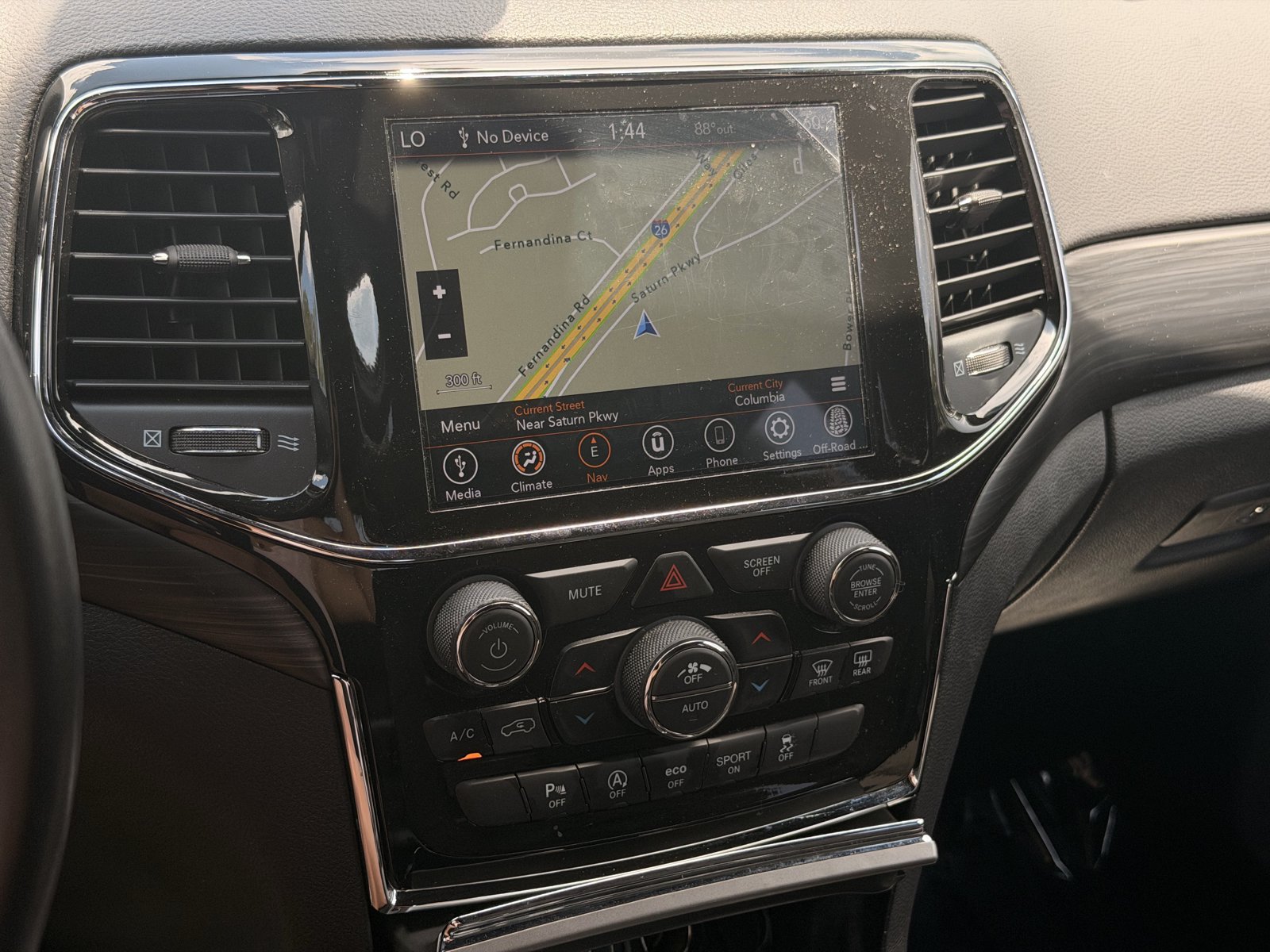 Used 2022 Jeep Grand Cherokee Laredo E AWD/4WD image 24