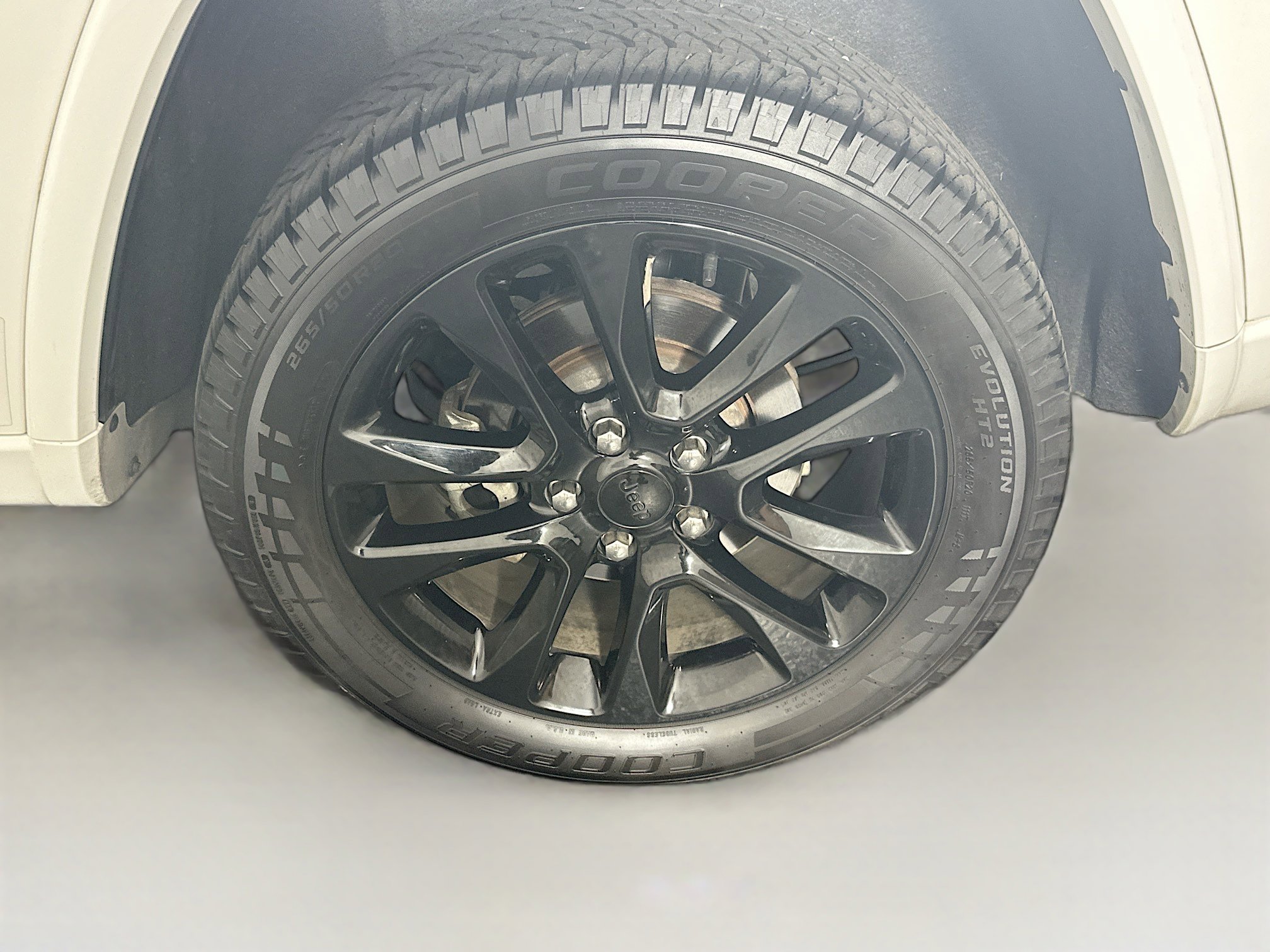 Used 2021 Jeep Grand Cherokee Laredo X AWD/4WD image 11