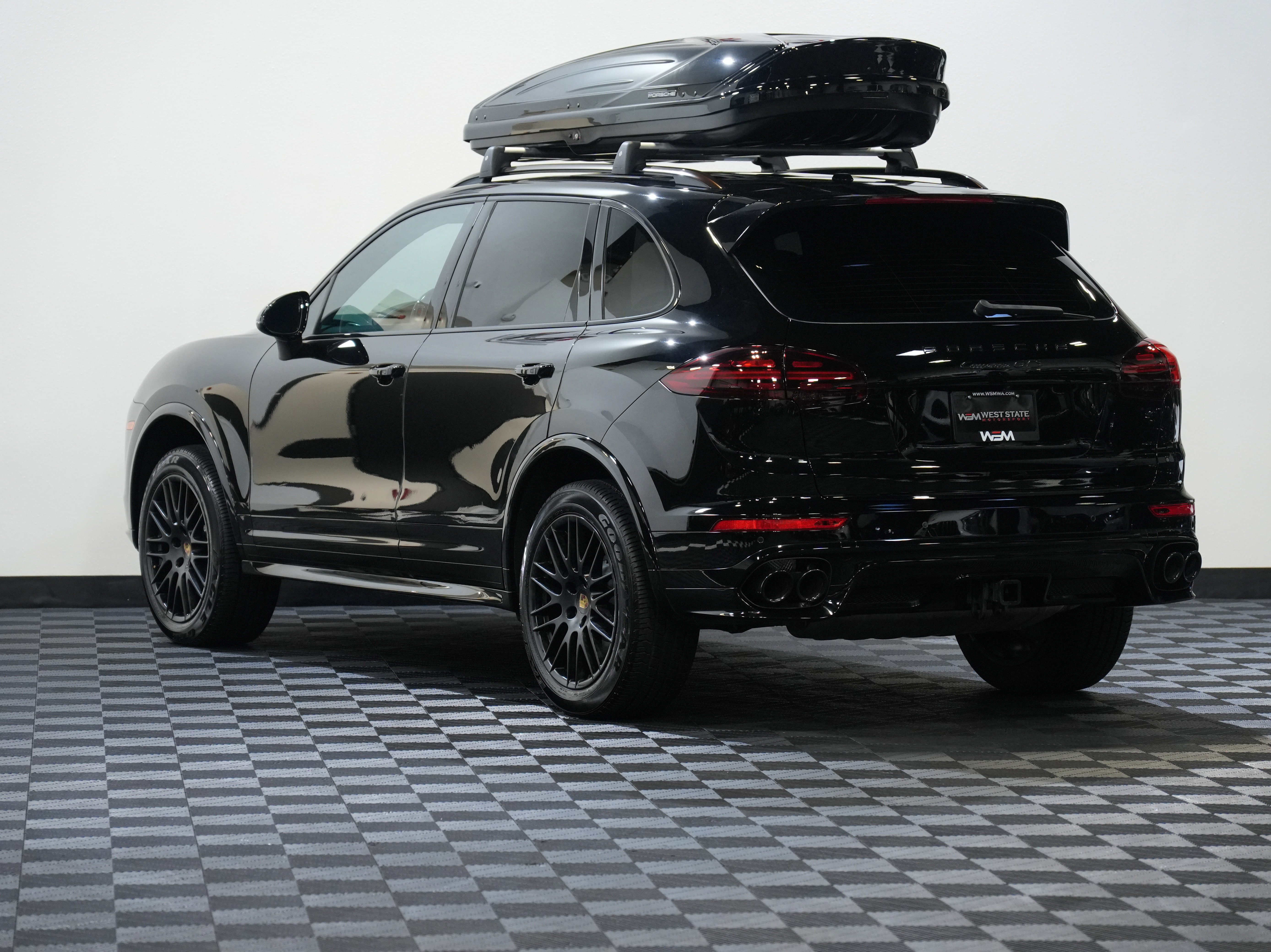 Used 2016 Porsche Cayenne GTS image 8