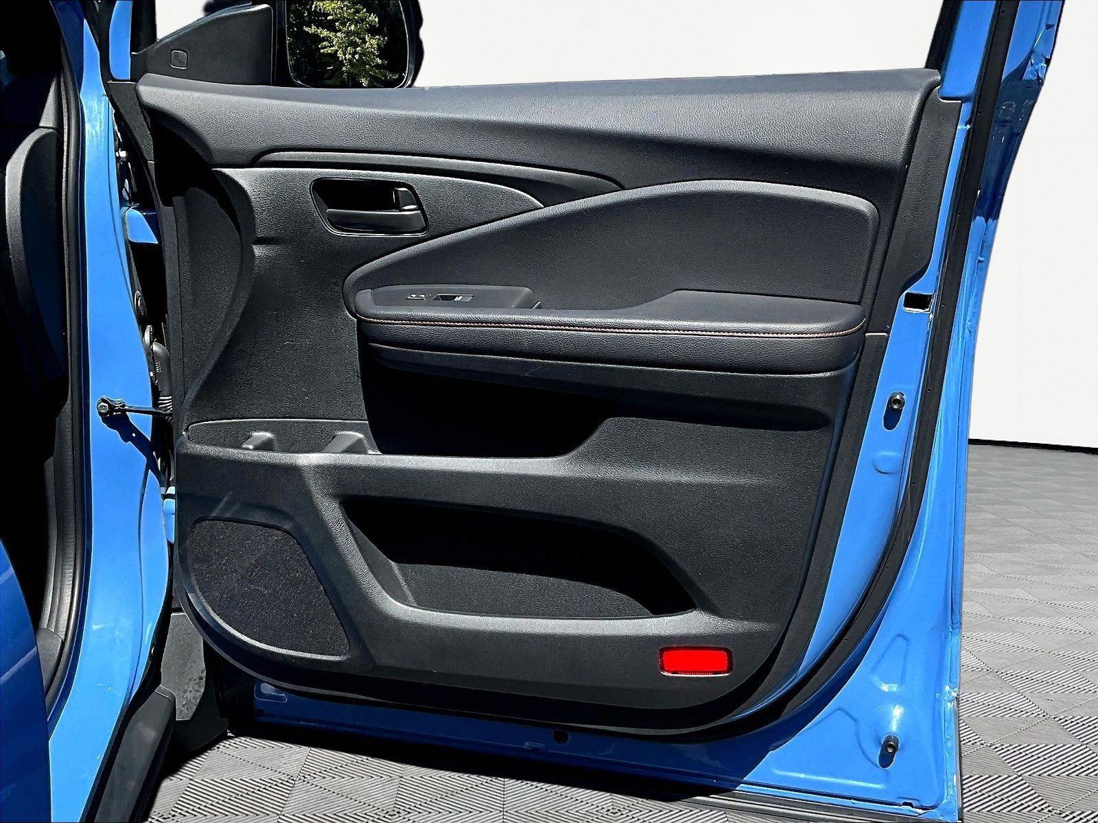 Certified 2025 Honda Passport TrailSport image 28