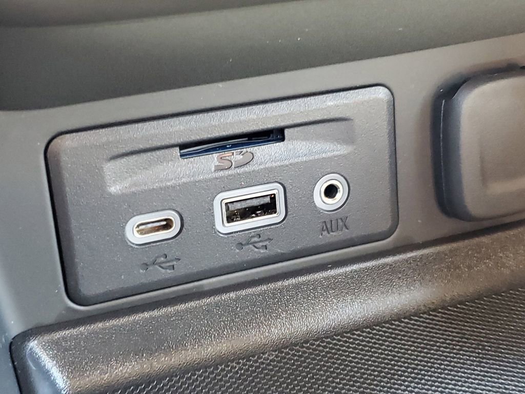 Used 2024 GMC Terrain SLT w/ LPO, Floor Liner Package image 23