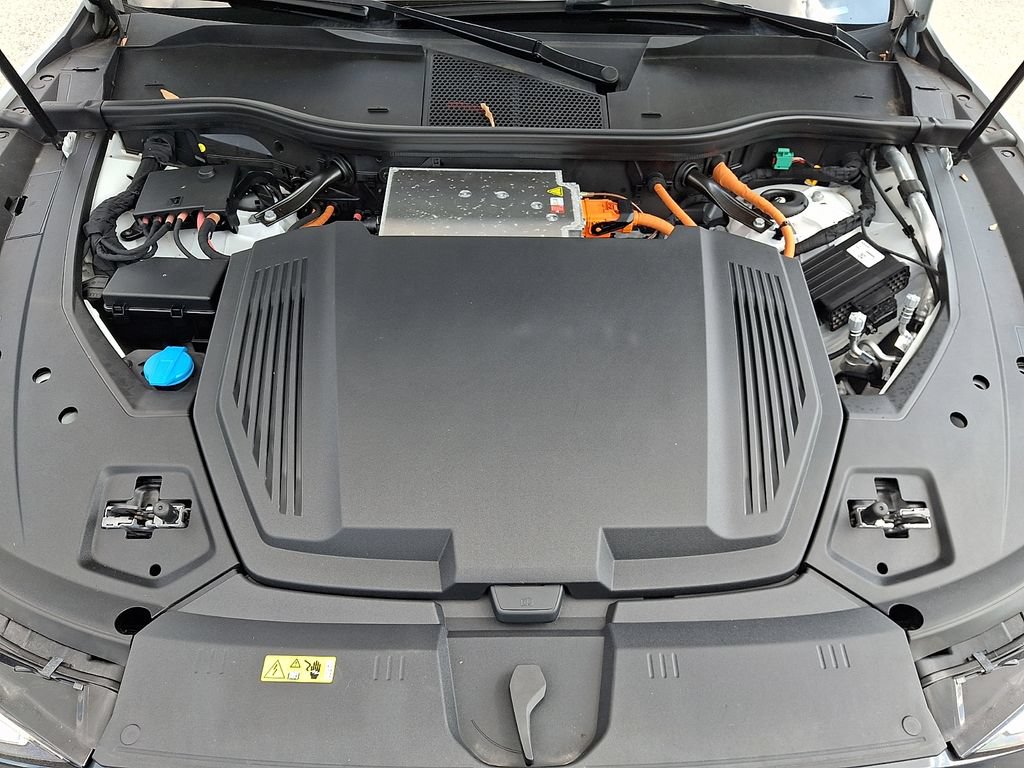 Used 2024 Audi Q8 e-tron Premium Plus AWD/4WD image 29