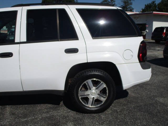 Used 2007 Chevrolet TrailBlazer LS w/ Skid Plate Package AWD/4WD image 5