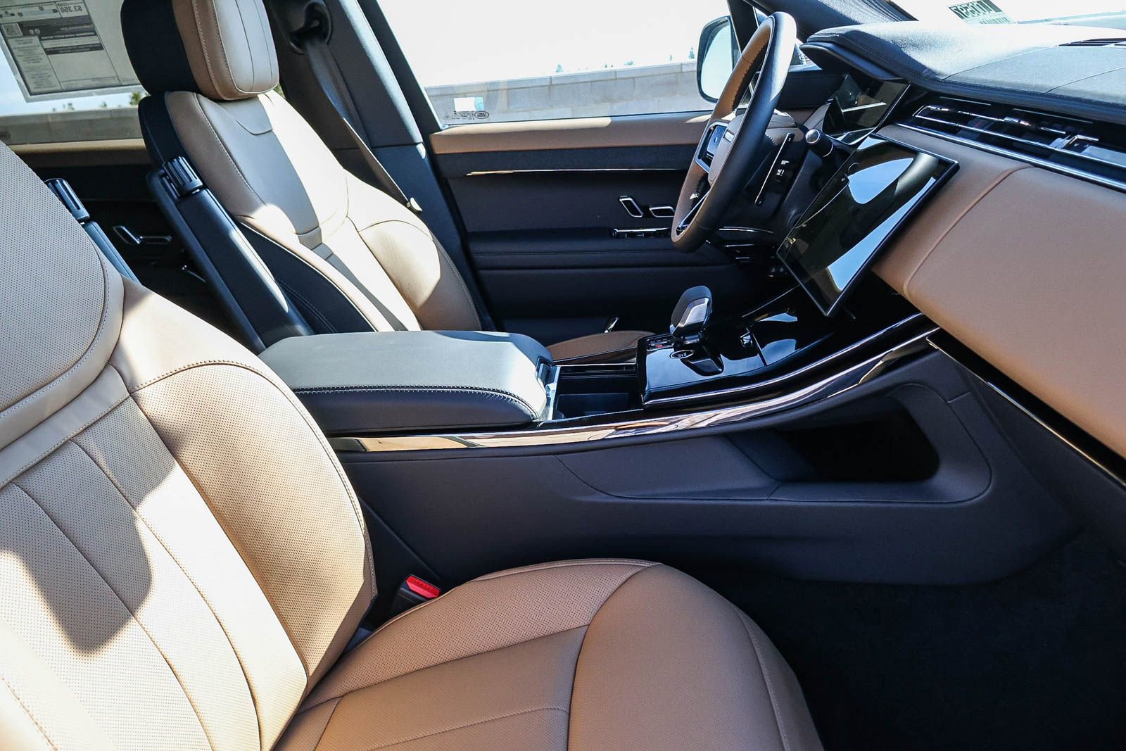 New 2025 Land Rover Range Rover Sport Dynamic SE image 17