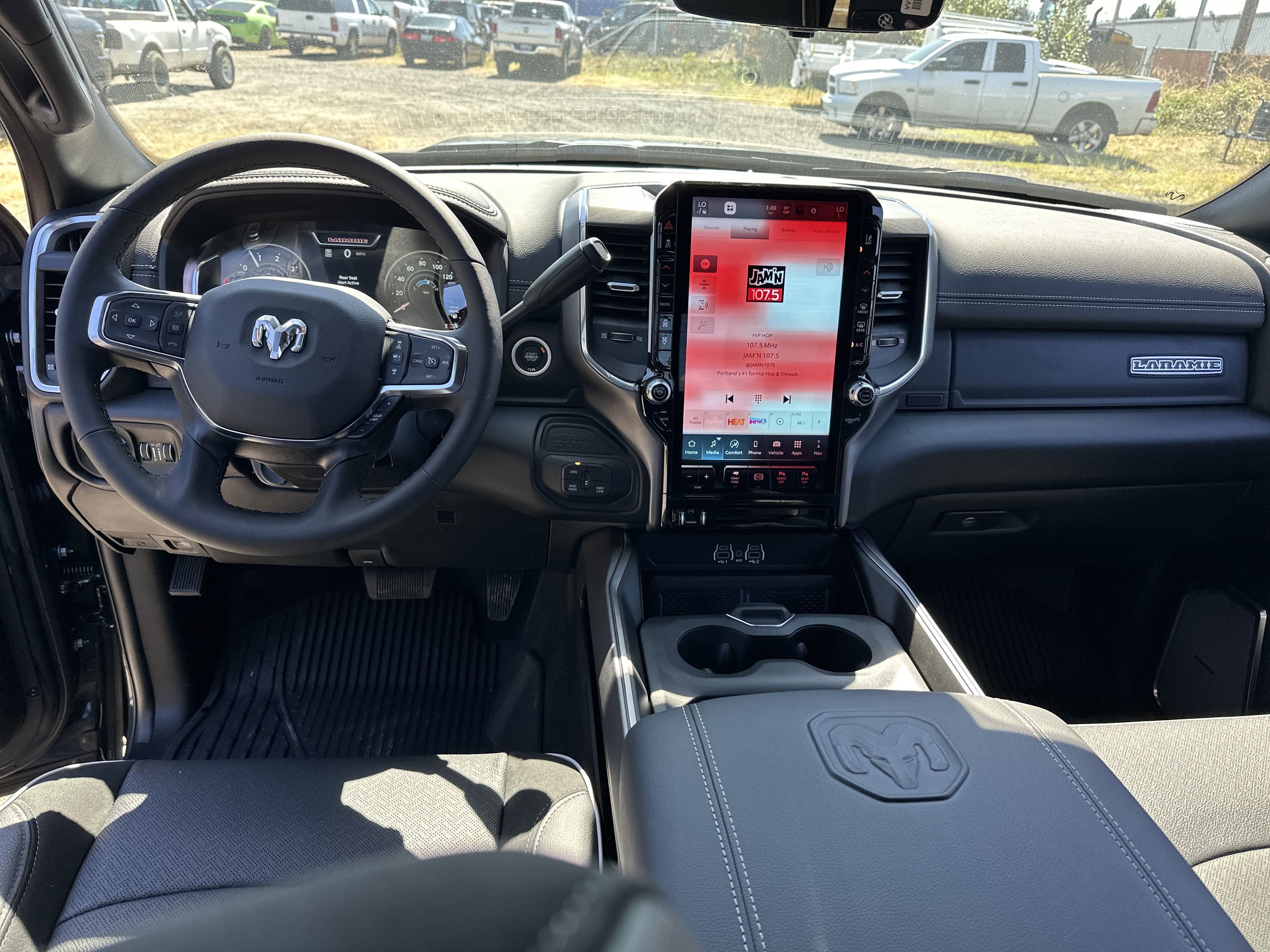 New 2025 RAM 3500 Laramie AWD/4WD image 17