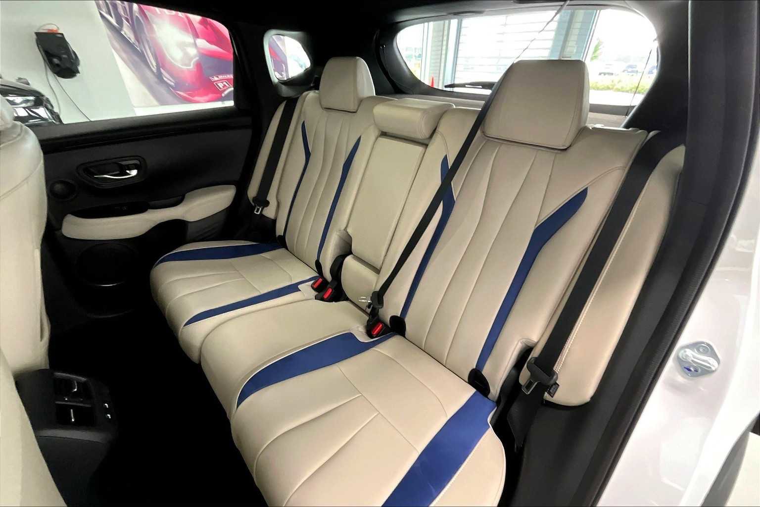 Used 2025 Acura ADX A-Spec image 27