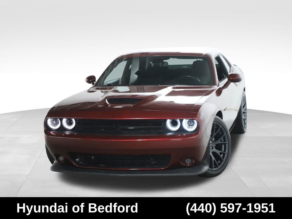 Used 2022 Dodge Challenger R/T w/ Blacktop Package RWD image 2