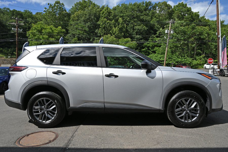 Used 2024 Nissan Rogue S FWD image 6