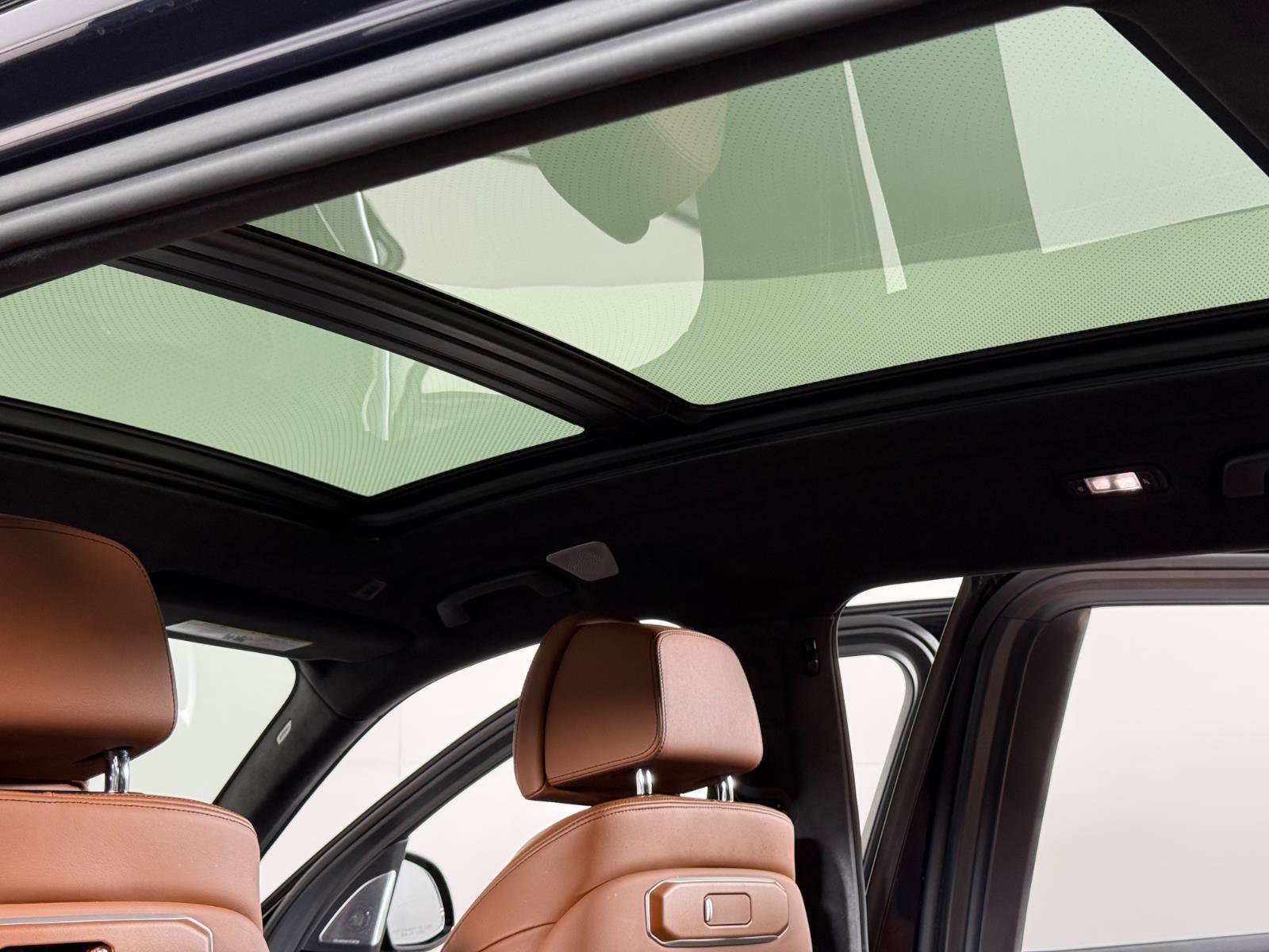 Used 2023 BMW X7 M60i w/ Executive Package image 25