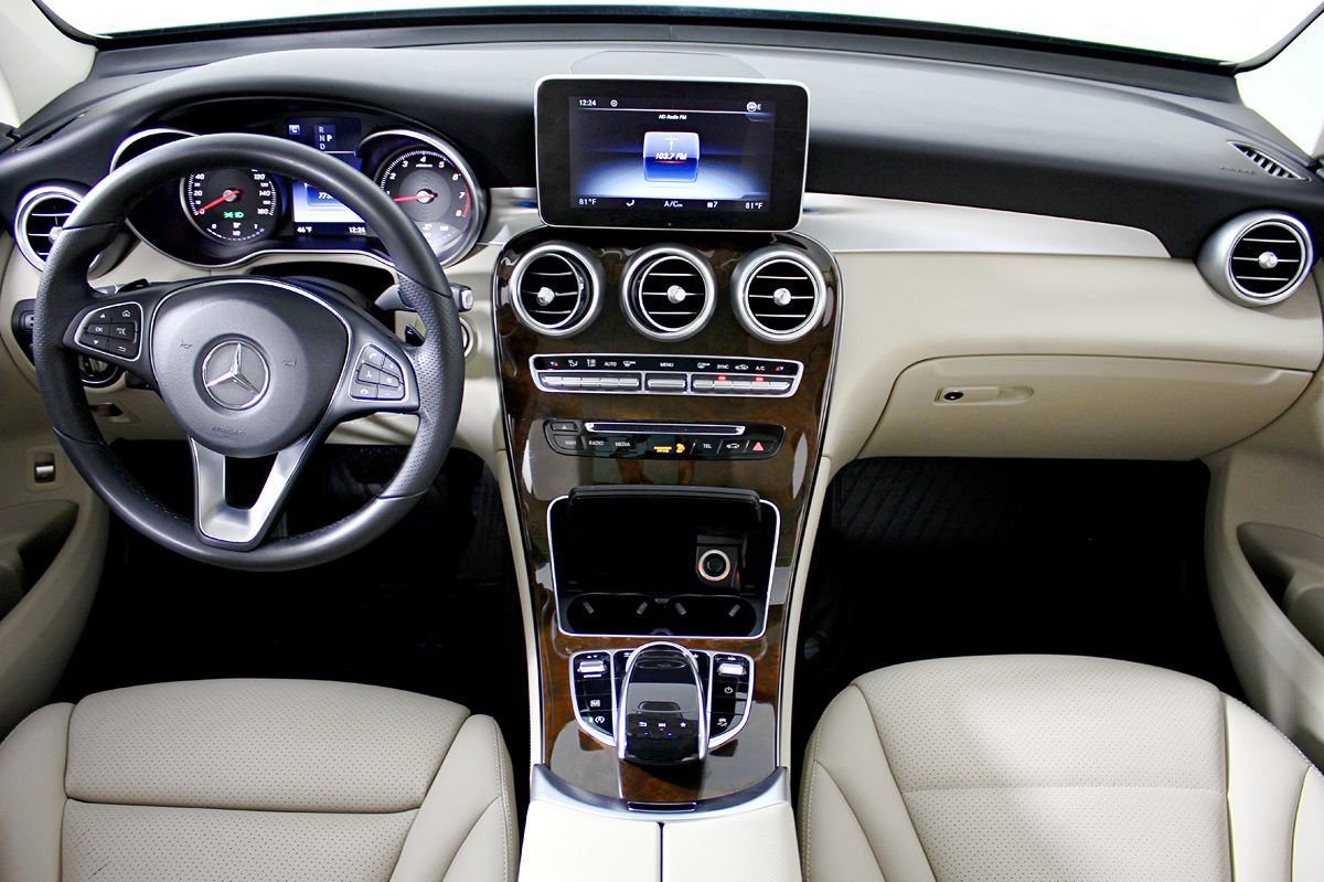 Used 2017 Mercedes-Benz GLC 300 4MATIC image 24