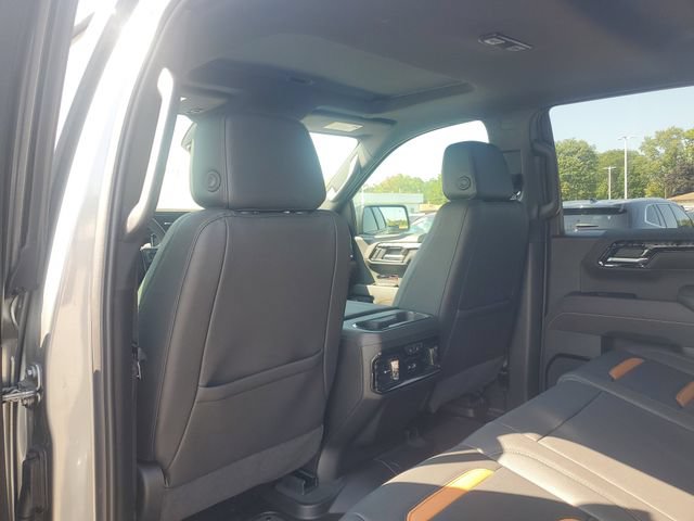 New 2025 GMC Sierra 1500 AT4 w/ Technology Package AWD/4WD image 12