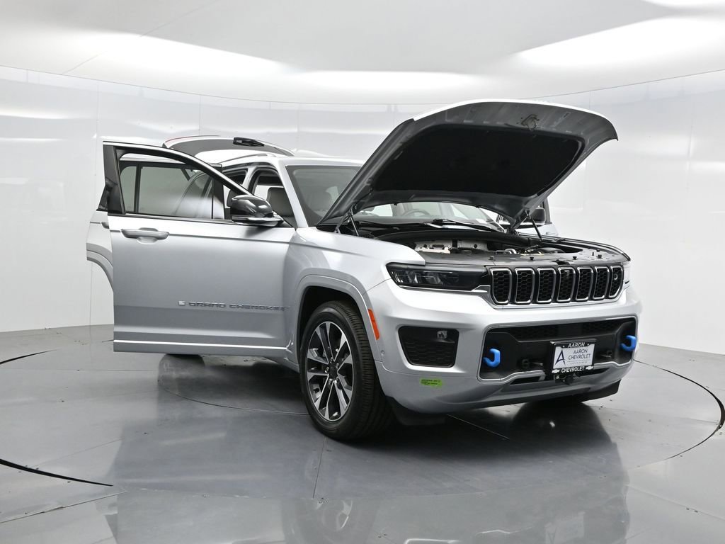 Used 2022 Jeep Grand Cherokee Overland w/ Advanced Protech Group III image 39